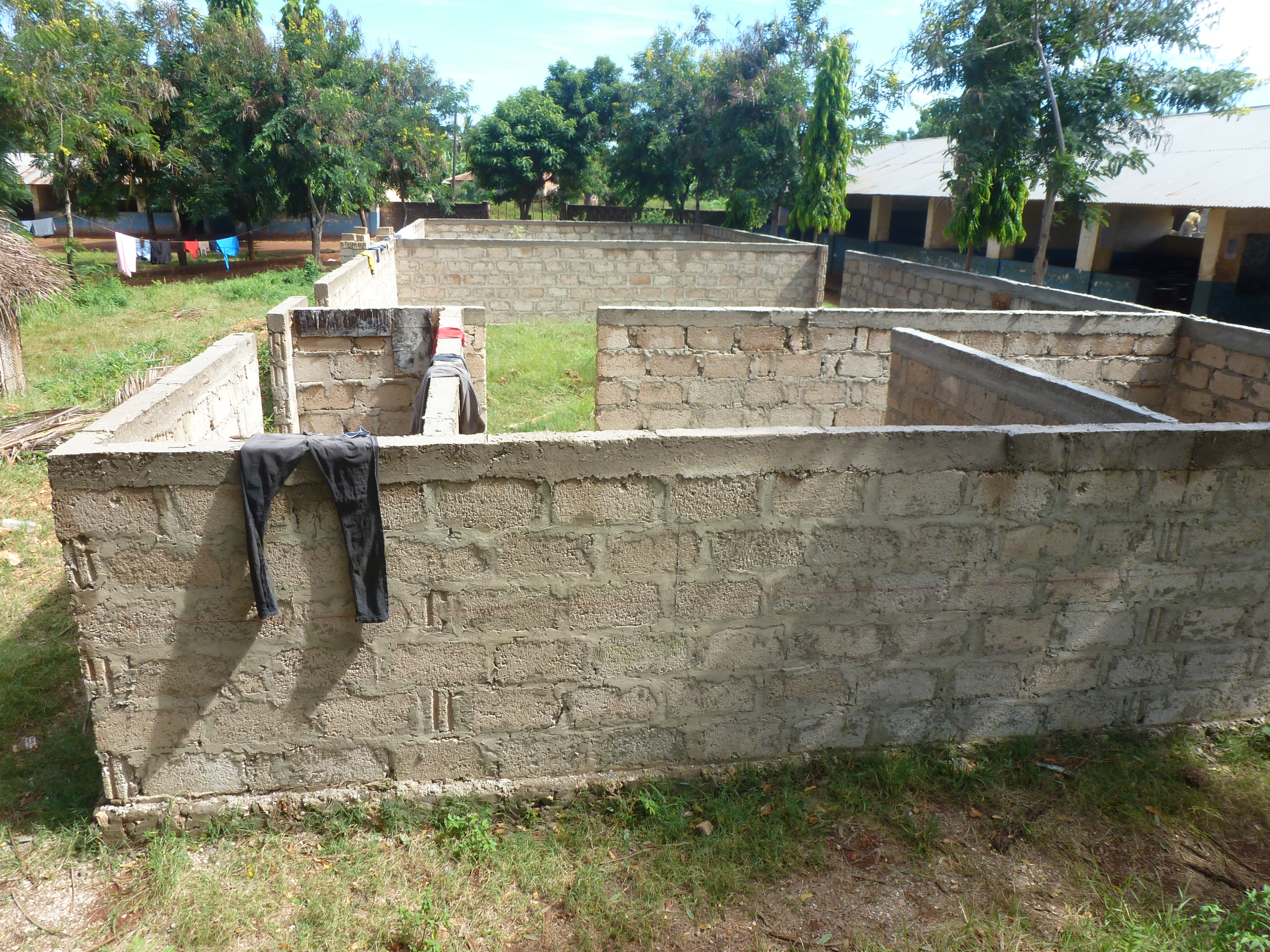 2020: Bouw van het lab-bib-blok in KUSINI SECONDARY SCHOOL